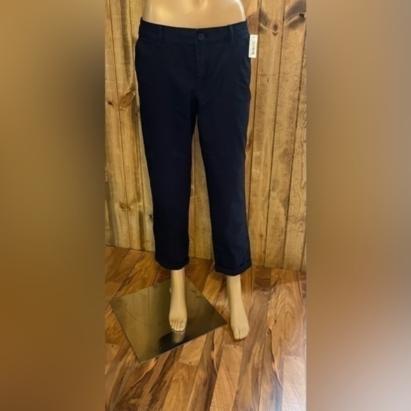 NWT - Amazon Essentials Women's Mid-Rise Slim-Fit Cropped Tapered Leg Khaki Pant - Picture 6 of 6